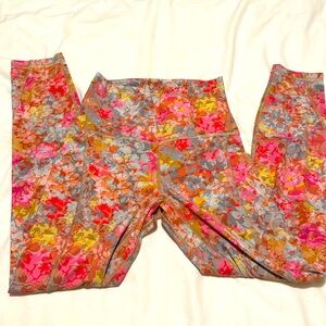 Lululemon Align High Rise 7/8 Leggings with pockets - size 4